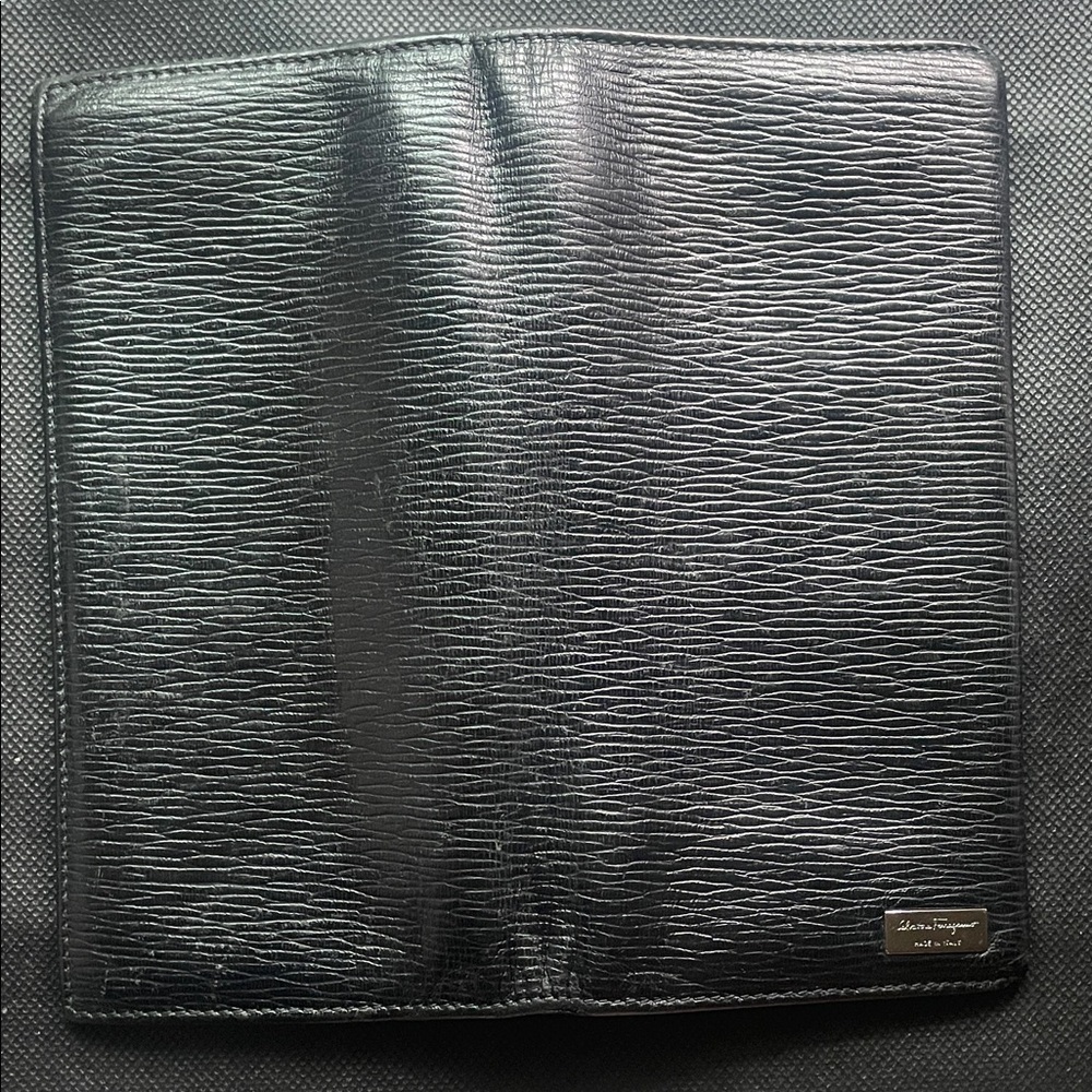 Salvatore Ferragamo Bifold Long Black Textured Wallet - Picture 7 of 8